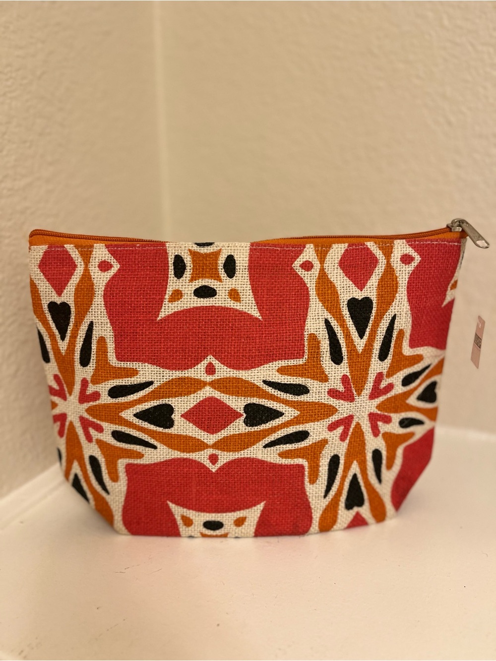 NWT Ale-Hop Stylish Red & Orange Tribal Patterned Clutch